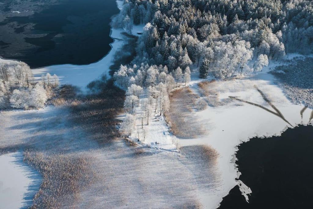 Beautiful Tiny House On The Lake Side. Trakai Kültér fotó